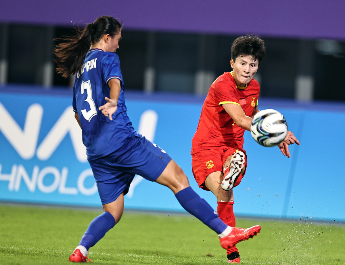 包含中国女足实力派上阵，战胜对手闯入女足比赛半决赛的词条